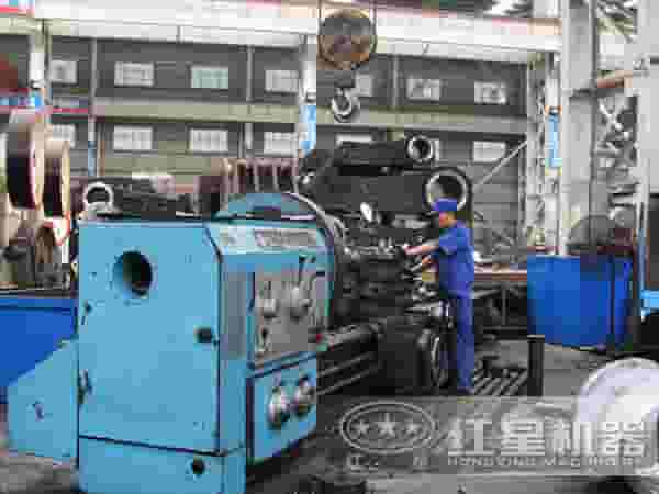 红星机器车间作业人员 红星机器车间作业人员